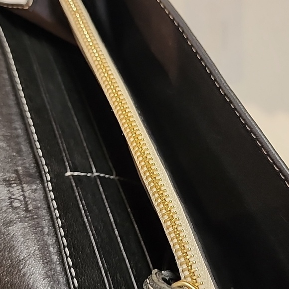 Chloe Long Envelope Wallet With Authenticity Card - Picture 10 of 16